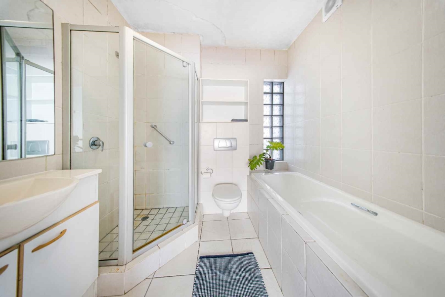 1 Bedroom Property for Sale in Three Anchor Bay Western Cape